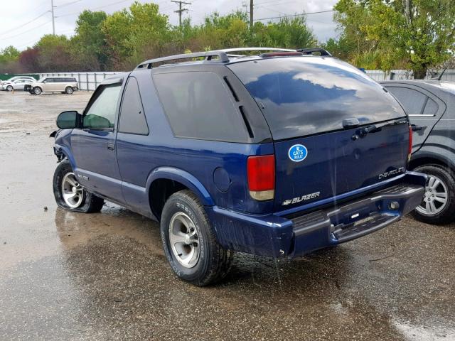 1GNCS18W8YK296124 - 2000 CHEVROLET BLAZER BLUE photo 3