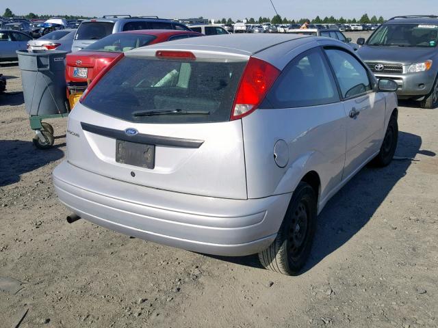 1FAFP31N37W178628 - 2007 FORD FOCUS ZX3 SILVER photo 4