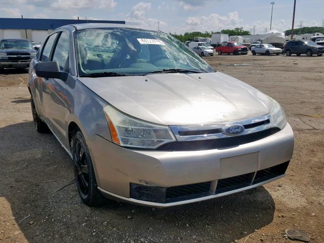 1FAHP34N68W228606 - 2008 FORD FOCUS S/SE SILVER photo 1