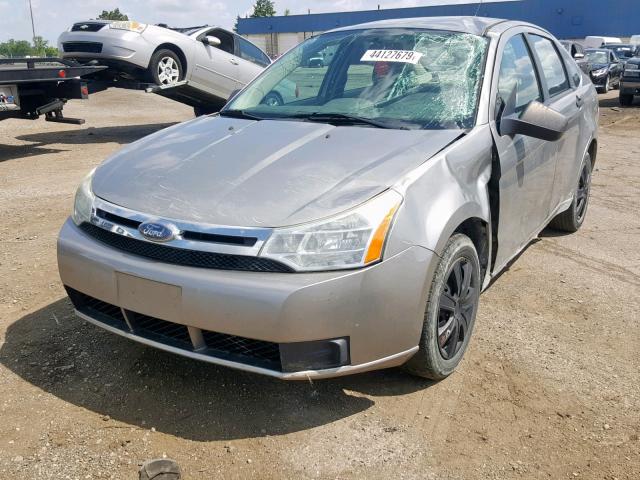 1FAHP34N68W228606 - 2008 FORD FOCUS S/SE SILVER photo 2