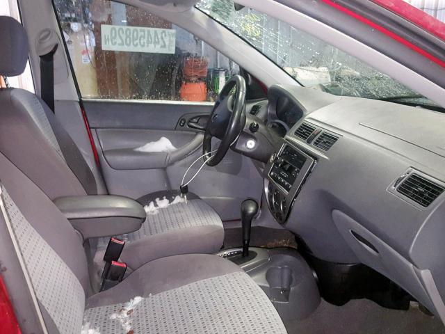 1FAFP34N05W221699 - 2005 FORD FOCUS ZX4 RED photo 5