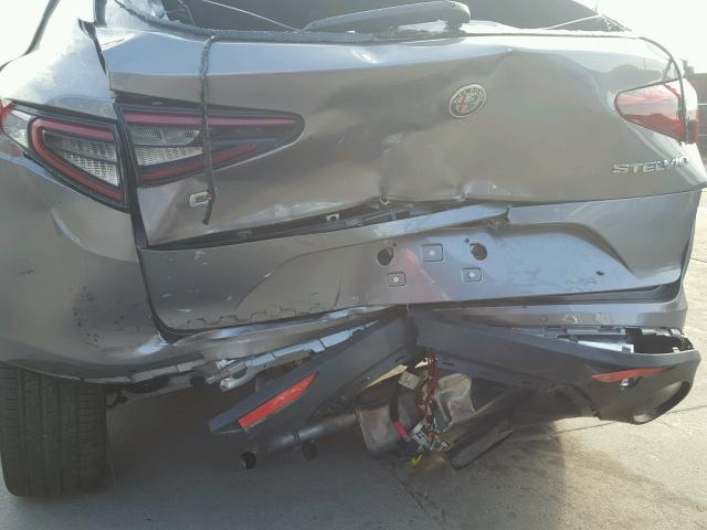 ZASFAKNNXJ7B81308 - 2018 ALFA ROMEO STELVIO TI GRAY photo 9