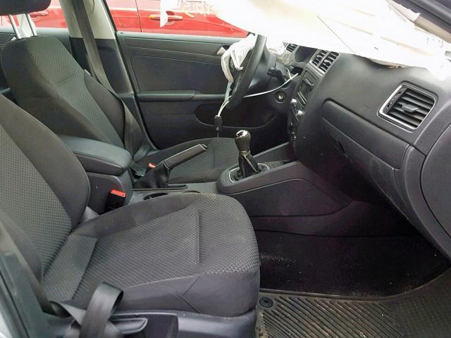 3VW1K7AJ9EM365468 - 2014 VOLKSWAGEN JETTA BASE SILVER photo 5