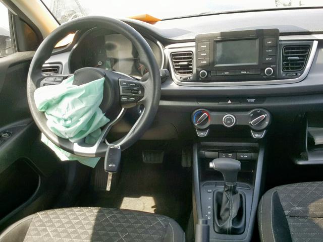 3KPA24AB9JE100242 - 2018 KIA RIO LX SILVER photo 9