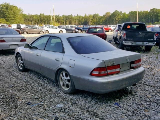 JT8BF28G310304072 - 2001 LEXUS ES 300 SILVER photo 3