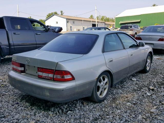 JT8BF28G310304072 - 2001 LEXUS ES 300 SILVER photo 4