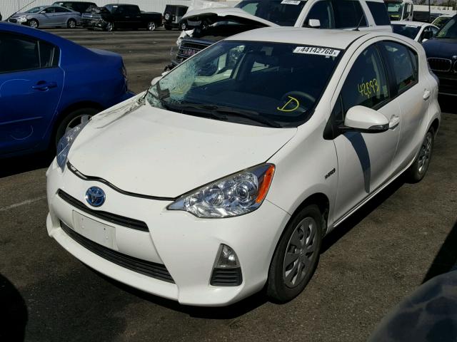 JTDKDTB31E1574002 - 2014 TOYOTA PRIUS C WHITE photo 2