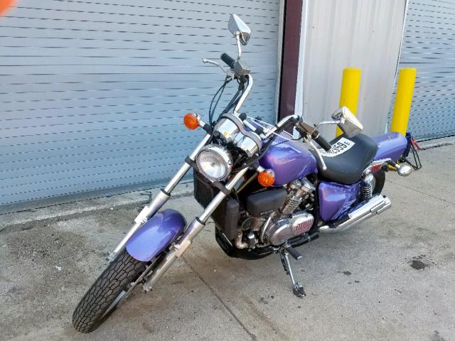 1HFRC210XHA309396 - 1987 HONDA VF700 C PURPLE photo 2