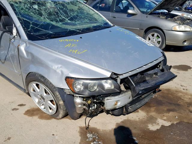 YV1MW682452051273 - 2005 VOLVO V50 T5 SILVER photo 9