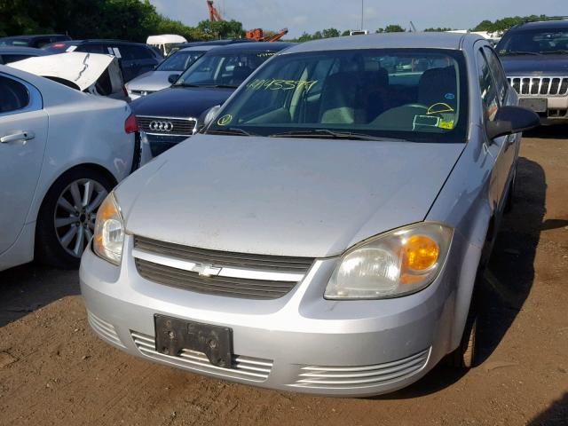 1G1AK52F757661772 - 2005 CHEVROLET COBALT SILVER photo 2