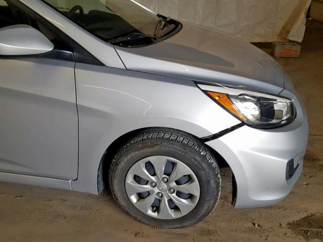 KMHCT5AE2HU333201 - 2017 HYUNDAI ACCENT SE SILVER photo 9