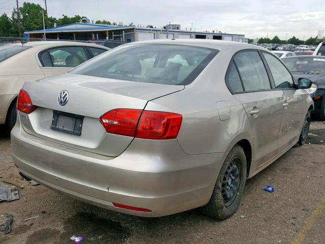 3VW2K7AJ0DM228549 - 2013 VOLKSWAGEN JETTA BASE 金色 照片 4