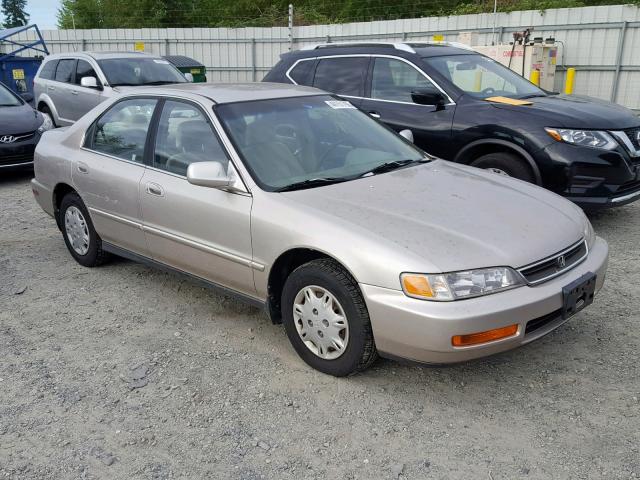 1HGCD5683TA119253 - 1996 HONDA ACCORD DX SILVER photo 1