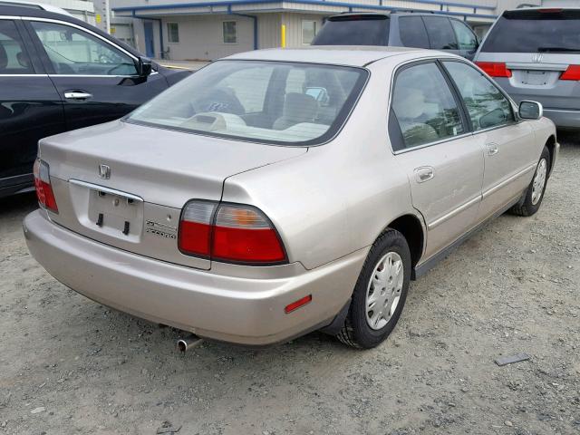 1HGCD5683TA119253 - 1996 HONDA ACCORD DX SILVER photo 4