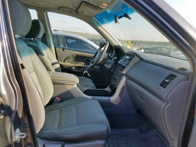 2HKYF18126H514318 - 2006 HONDA PILOT LX GRAY photo 5