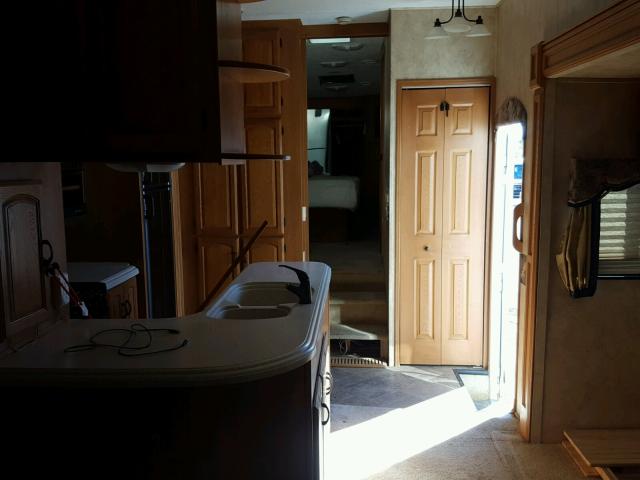 4YDF3402474702316 - 2007 KEYSTONE MONTANA WHITE photo 5