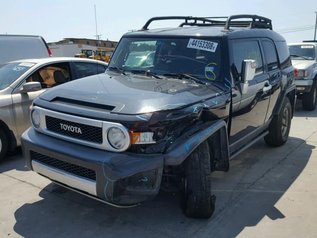 JTEBU11F970063254 - 2007 TOYOTA FJ CRUISER BLACK photo 2