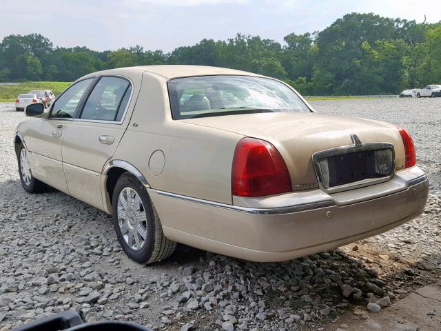 1LNHM83W23Y690194 - 2003 LINCOLN TOWN CAR C TAN photo 3