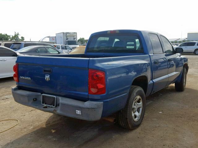 1D7HE28K15S113382 - 2005 DODGE DAKOTA QUA BLUE photo 4