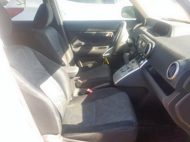 JTLZE4FE0B1120983 - 2011 TOYOTA SCION XB 白色 照片 5