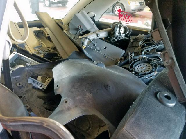 3VWCD21CXYM487509 - 2000 VOLKSWAGEN NEW BEETLE BLACK photo 6