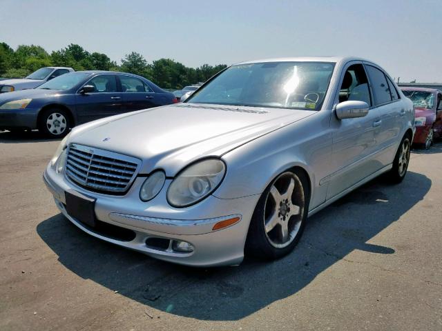 WDBUF65J35A727556 - 2005 MERCEDES-BENZ E 320 SILVER photo 2