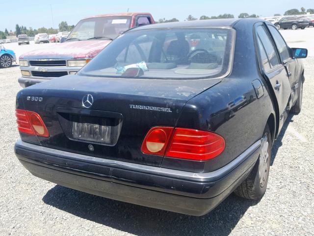 WDBJF25F9WA575582 - 1998 MERCEDES-BENZ E 300TD BLACK photo 4