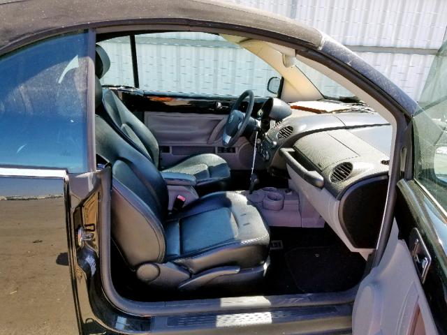 3VWCM31Y85M302175 - 2005 VOLKSWAGEN NEW BEETLE BLACK photo 5