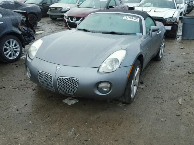 1G2MB33B76Y108821 - 2006 PONTIAC SOLSTICE GRAY photo 2