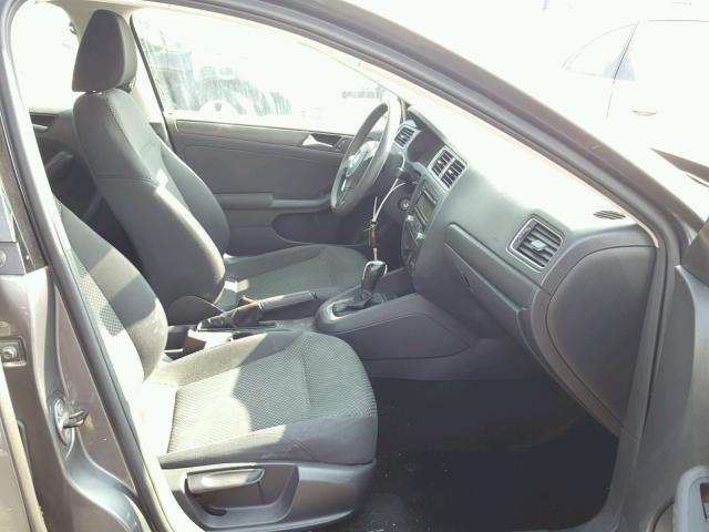 3VW2K7AJ8BM381824 - 2011 VOLKSWAGEN JETTA BASE Մոխրագույն լուսանկար 5