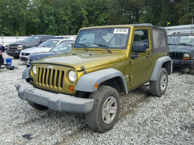 1J4FA24168L528894 - 2008 JEEP WRANGLER X GREEN photo 2