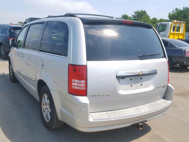 2A8HR54159R613476 - 2009 CHRYSLER TOWN & COU SILVER photo 3