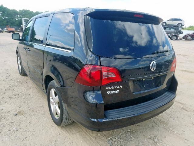 2V4RW3D1XAR272210 - 2010 VOLKSWAGEN ROUTAN SE BLACK photo 3