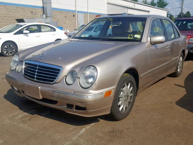 WDBJF65J91B325936 - 2001 MERCEDES-BENZ E 320 GOLD photo 2