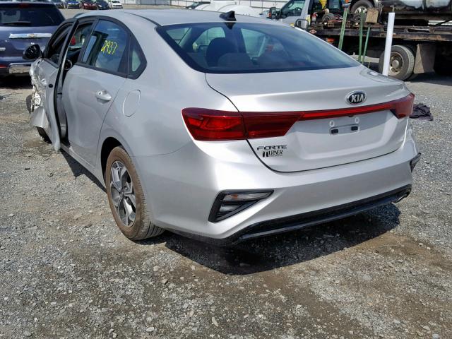 3KPF24AD6KE104581 - 2019 KIA FORTE FE SILVER photo 3