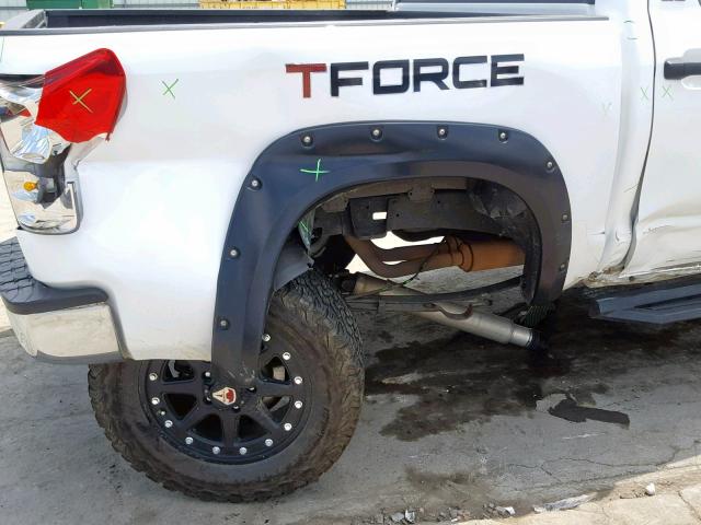 5TFDW5F13CX217826 - 2012 TOYOTA TUNDRA CRE WHITE photo 9