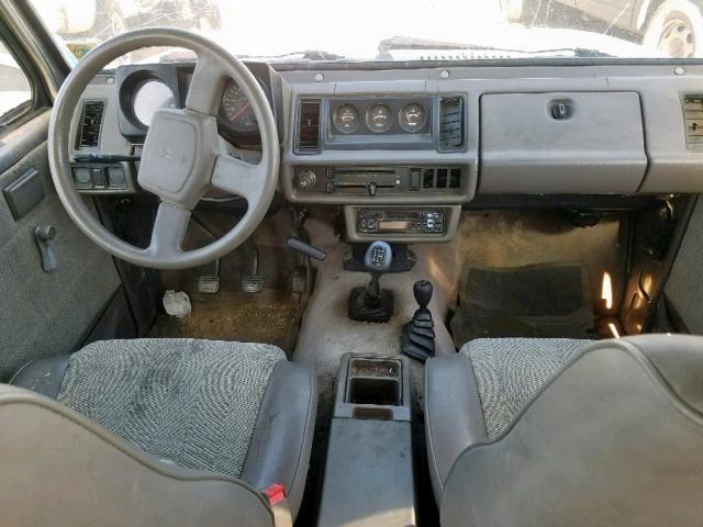 JACCH58E9J7921515 - 1988 ISUZU TROOPER II SILVER photo 9