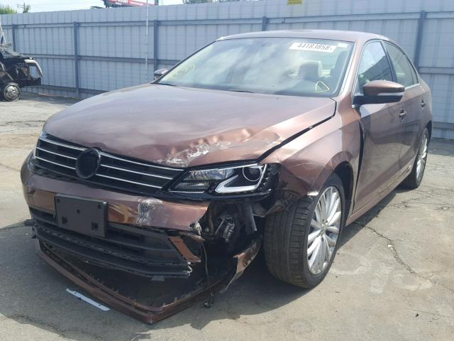 3VWL17AJ8GM394474 - 2016 VOLKSWAGEN JETTA SEL BROWN photo 2