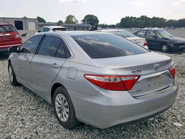 4T4BF1FK8FR462461 - 2015 TOYOTA CAMRY LE SILVER photo 3