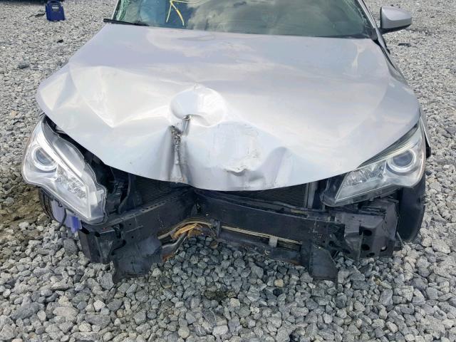 4T4BF1FK8FR462461 - 2015 TOYOTA CAMRY LE SILVER photo 9