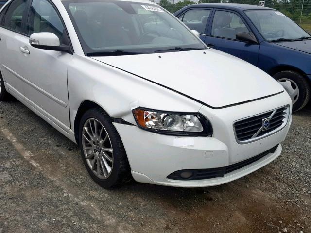 YV1MS390392444503 - 2009 VOLVO S40 2.4I WHITE photo 9