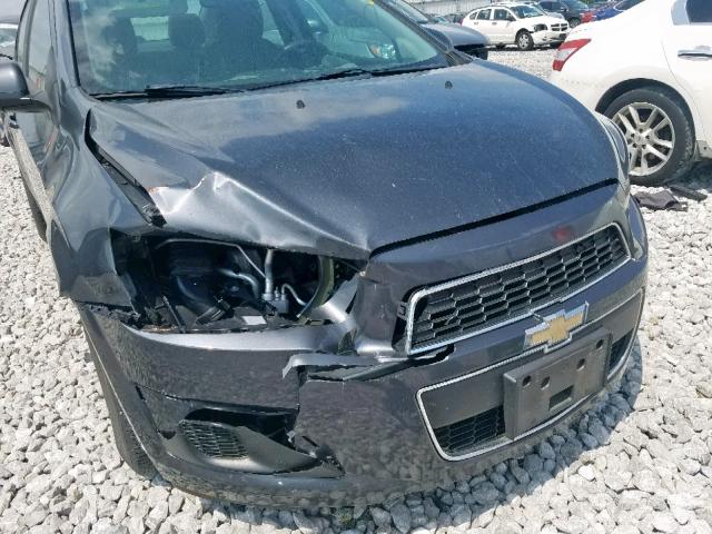1G1JA5SH1D4217422 - 2013 CHEVROLET SONIC LS 灰色 照片 9