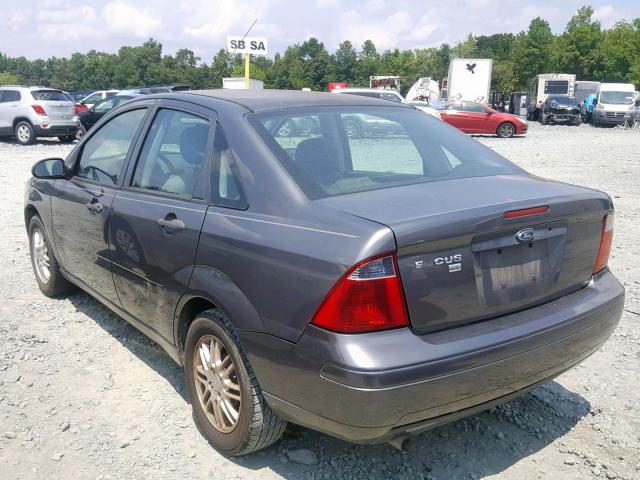 1FAHP34N97W166536 - 2007 FORD FOCUS ZX4 GRAY photo 3