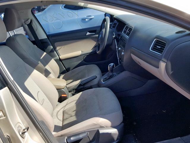 3VW2K7AJ9EM223772 - 2014 VOLKSWAGEN JETTA BASE TAN photo 5