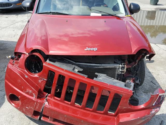 1J8FT47W27D119389 - 2007 JEEP COMPASS RED photo 7