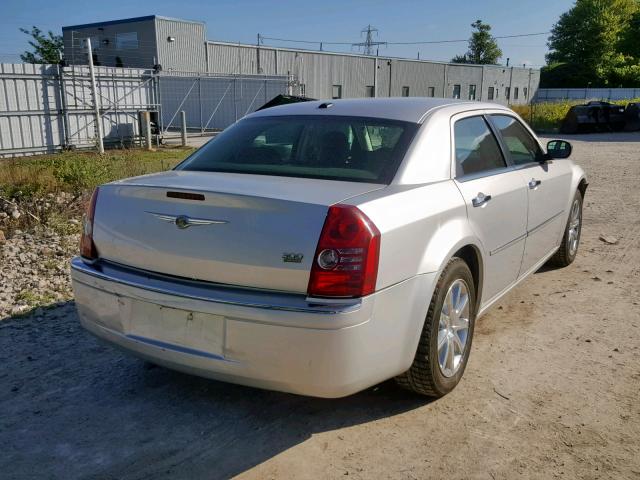 2C3KA33V39H639968 - 2009 CHRYSLER 300 LIMITE SILVER photo 4