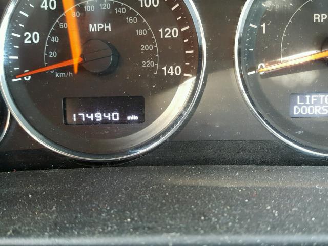 1J4RG4GK7AC127825 - 2010 JEEP COMMANDER WHITE photo 8