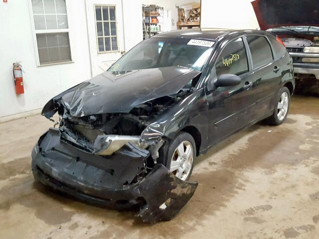 1FAHP37N37W295576 - 2007 FORD FOCUS ZX5 BLACK photo 2