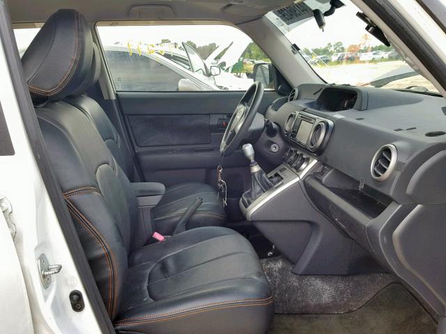 JTLZE4FE3CJ011550 - 2012 TOYOTA SCION XB 白色 照片 5
