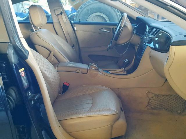 WDDDJ72XX8A130610 - 2008 MERCEDES-BENZ CLS 550 BLUE photo 5